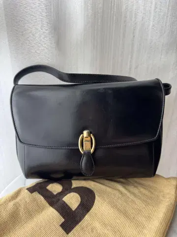 새상품급 BALLY 블랙 금장 가죽 숄더 이탈리아제