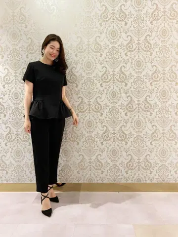 아베닐 에투알 백 디자인 페플럼 블라우스 블랙 36