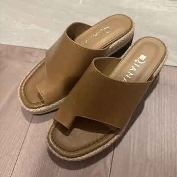 DIANA 샌들 M 사이즈