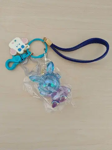 투명 토끼 키링