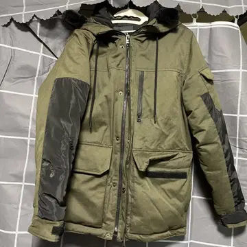 ZARA 후드 부착 마운틴 후드티 M 사이즈