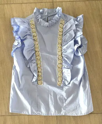 새상품급 블라우스 비쥬 프릴