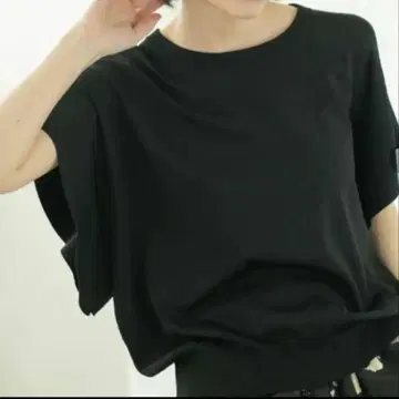OPAQUE.CLIP 오파크 도트 클립 프릴 슬리브 니트 블랙 검정