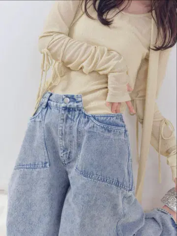 앤드퀄 백 슬릿 커브 데님 팬츠