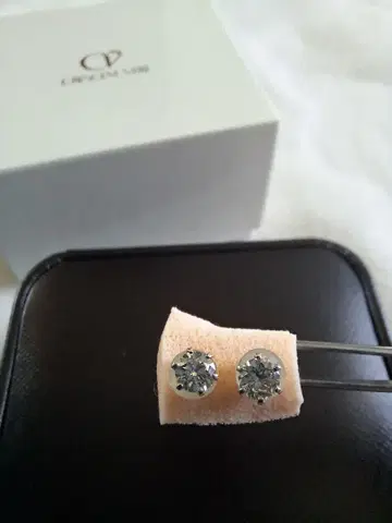 플라티나 다이아 귀걸이 0.4ct