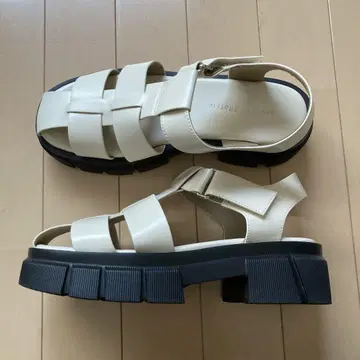 오리엔탈 트래픽 샌들