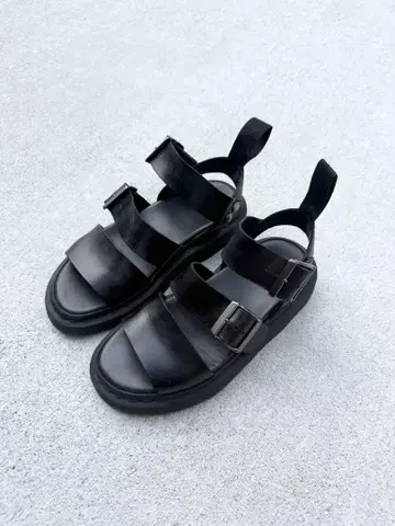 닥터마틴 샌들 Dr.Martens 그리폰 레더
