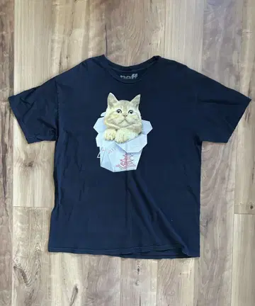 고양이 프린트 티셔츠