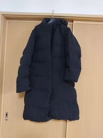 유니클로 심리스 롱 다운 코트
