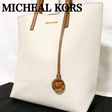 새상품급 MICHEAL KORS 토트백 A4 수납 숄더 골드 금장 장식