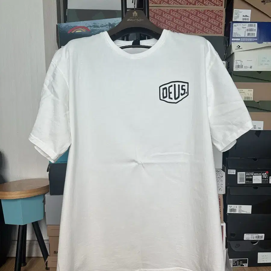 【Deus Ex Machina】 Seoul College Long Sleeve T-Shirt White Shop 데우스서울컬리지 on Bunjang Global Site - No more