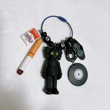 달랑달랑 키링 KAWS