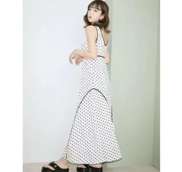 CALNAMUR 도트 아메슬리 원피스