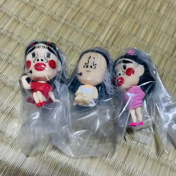 브리아나기간테 캡슐 토이 키링 3개 세트