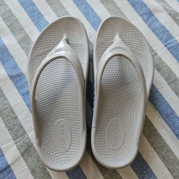 Oofos 우메가 25cm