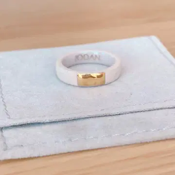 JODAN. 아로마링 라이트 베이지 조단