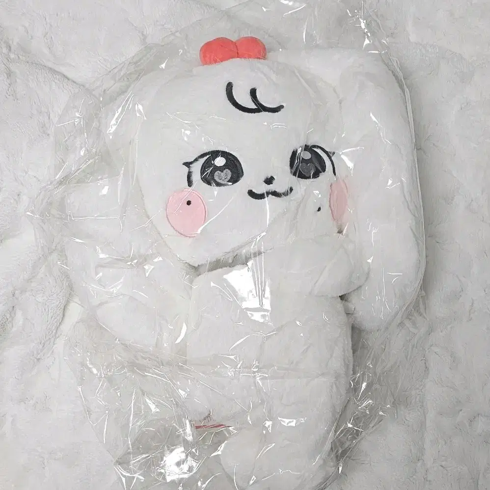 IVE | 아이브 Ive minive Busan pop up cherry cereal bowl