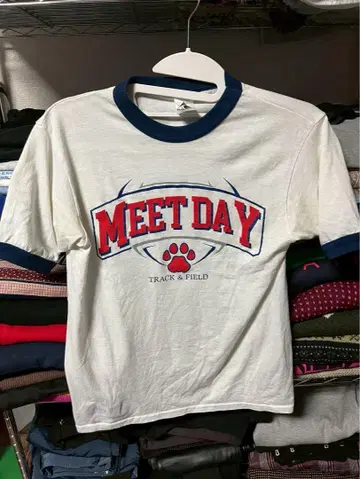 MEET DAY TRACK & FIELD 링거 티셔츠