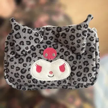 그레이 표범 무늬 쿠로미 티슈 파우치