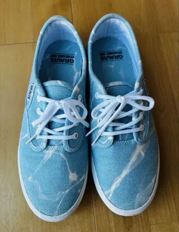 GRAVIS 스니커즈 25.5cm 몇 번 사용 안 함. 무늬 레어