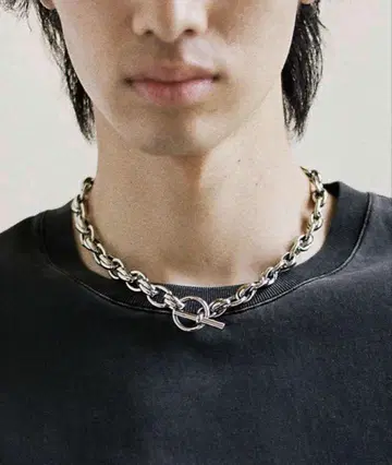 크로스 링크 숏 네크리스