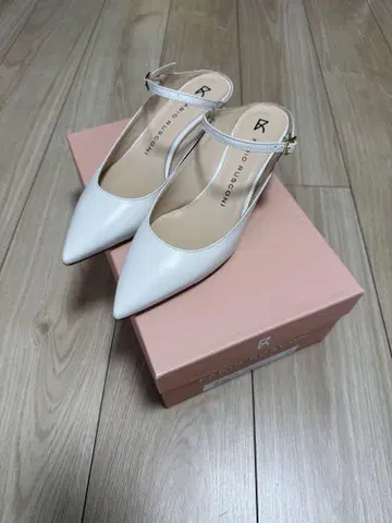 파비올루스콘니 멜리 제인 펌프스 새상품 펠리코