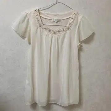 Clear Inspiration 반팔 비쥬 블라우스 사이즈 M