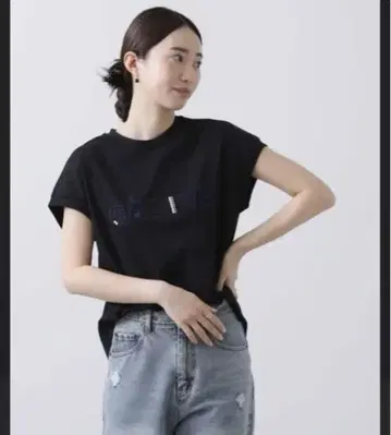 글래디 브릴리언 로고 자수 티셔츠