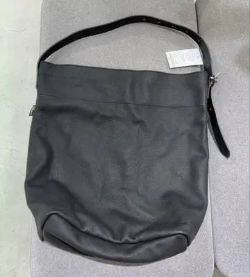Brady for BIOTOP Exclusive [LEVEN] Black