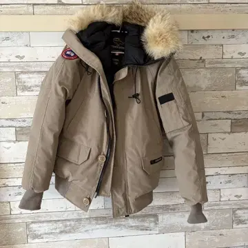 캐나다구스 베이지 다운 자켓