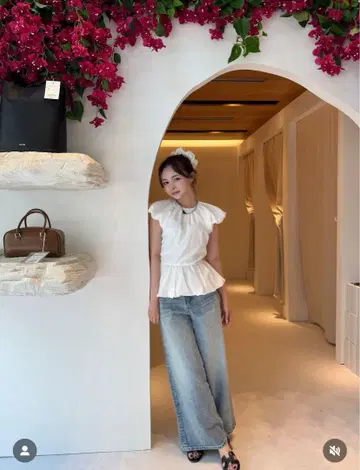 THETOE Ermou Back Open Top white