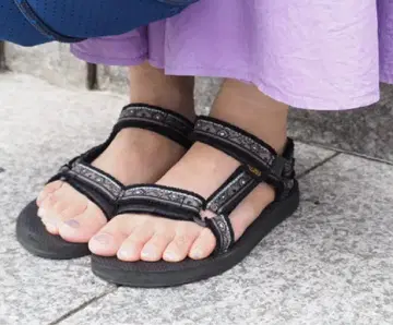 Teva 허리케인 블랙 스포츠 샌들 리본 스트랩