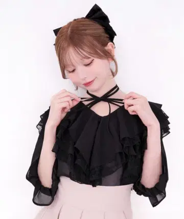 apres jour 레이스 프릴 블라우스 블랙
