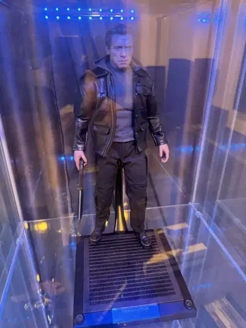 새상품급 핫토이즈 터미네이터 제니시스 T-800 가디언