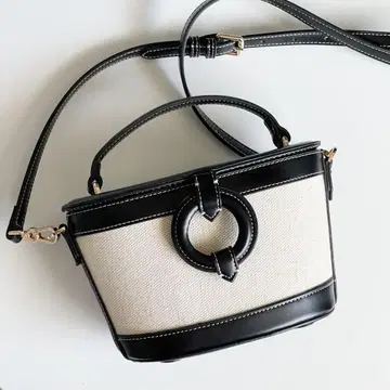 ZARA 콘트라스트 보스턴백 새상품급 1회 사용