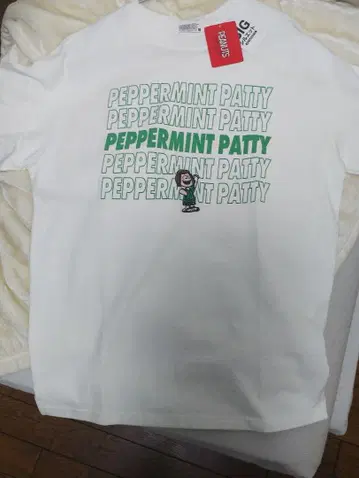 PEPPERMINT PATTY 티셔츠 M 사이즈