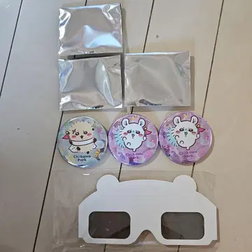 치이카와 파크 한정 홀로그램 캔뱃지 모몽가 랏코 3D 안경