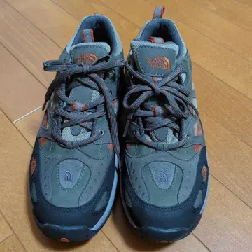 THE NORTH FACE 트레킹 슈즈 그레이/오렌지