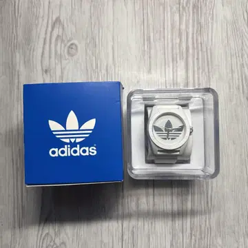 adidas 손목시계