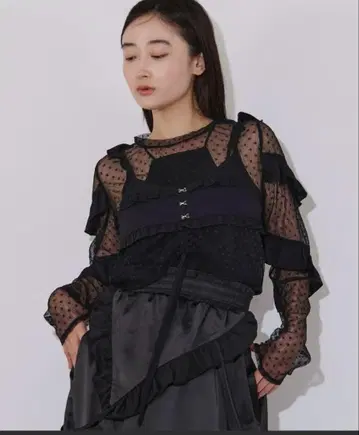 Ezick Dot tulle 뷔스티에 레이어드 시어 탑