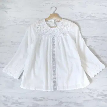 산드로 7부 소매 블라우스 컷워크 화이트 비침 비즈