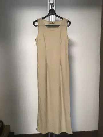 베이지 민소매 롱 원피스 언더 카트 포함