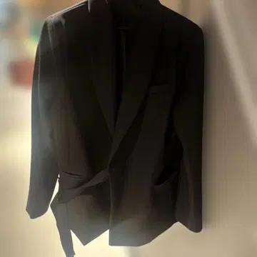 블랙 테일러드 재킷