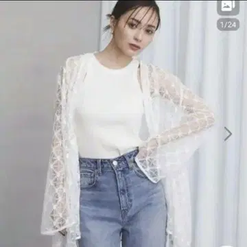 아뉴앙스 가디건 레이스 티어드 개더 가운 화이트