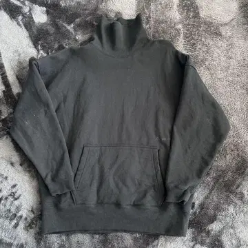Cloveru 블랙 하이넥 트레이닝복 L 사이즈