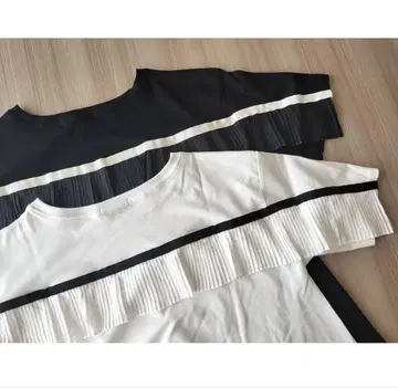 프릴이 달린 티셔츠