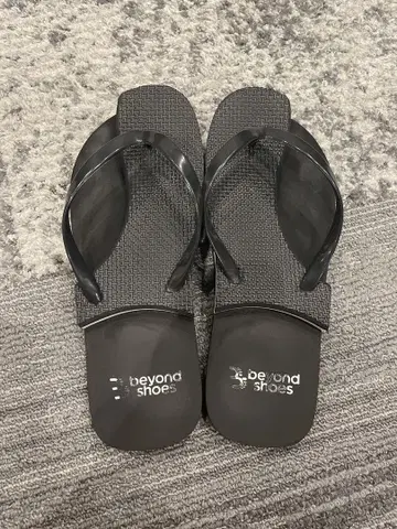 beyond shoes 블랙 플랫 샌들