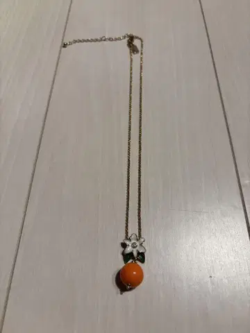 kate spade 오렌지 과일과 꽃 목걸이