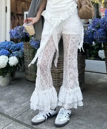 RAY CASSIN 레이 카즌 레이스 플레어 팬츠 아이보리