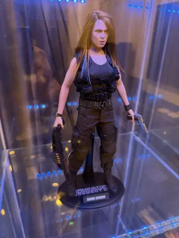 새상품급 핫토이즈 T-1000 사라 코너 한정판 버전